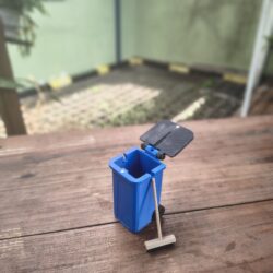 Lixeira Cinzeiro (com vassoura)