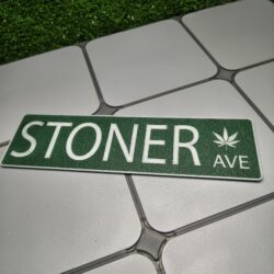 Placa "Stoner Ave"